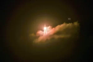هبوط مهمة Chang'e 5 الصينية على سطح القمر - عرب داون