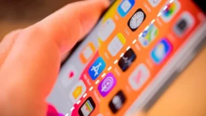 foldable-iphone-coming-in-2020