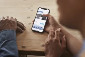 أفضل الهواتف الذكية لكبار السن للشراء في عام 2022