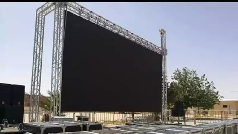 تأجير شاشات عرض اعلانات بالرياض