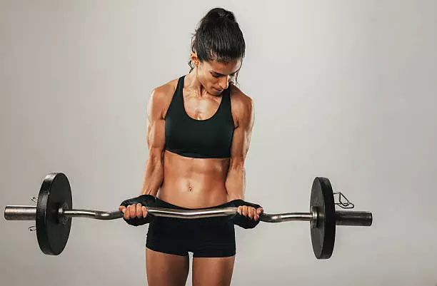 أفضل 10 تمارين كمال الأجسام لبناء العضلات