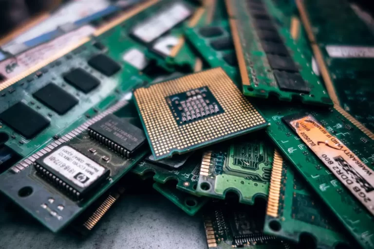 مقارنة Snapdragon و Tensor و MediaTek و Kirin و Bionic A15: من هو ملك المعالجات