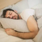 10 من أفضل الحبوب المنومة (طبيعية + مصنعة)
