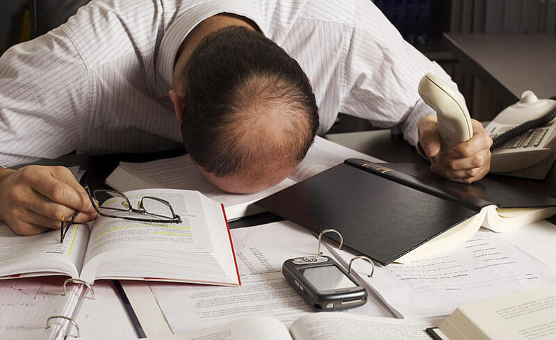 أسباب الاحتراق الوظيفي Job burnout وأهم 4 طرق لتجنبه