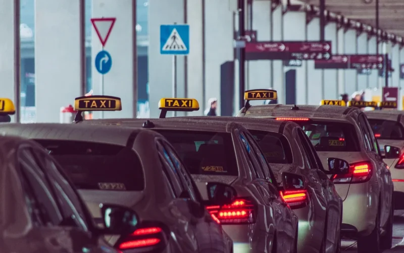 تاكسي روكسي: أسرع خدمة سيارات أجرة في الكويت تصلك في أقل من 15 دقيقة