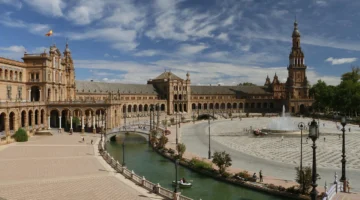 دليلك الشامل لرفاهية التنقل: تأجير سيارات مع سائق في إسبانيا وتجربة ماربيا الساحرة