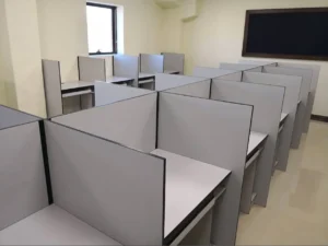 لماذا أصبحت قواطع HPL الخيار الأول للمشاريع التجارية والمؤسسية في السعودية؟