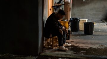 ChatGPT يختبر نظاماً لتنبيه الأقارب عند رصد أزمات نفسية