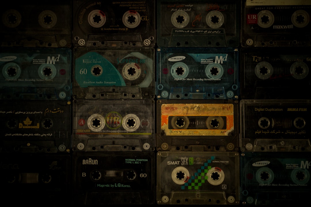Mixtape: رحلة موسيقية تلامس الروح في التسعينيات