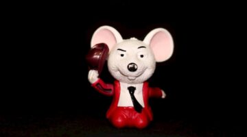 Mouse: P.I. For Hire: عودة إلى الماضي بلمسة مستقبلية